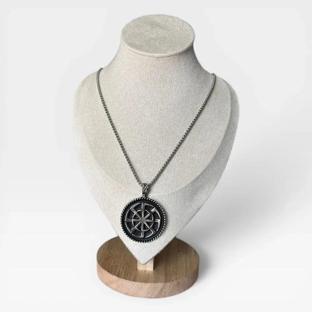 Men’s Vintage Round Pendant Necklace